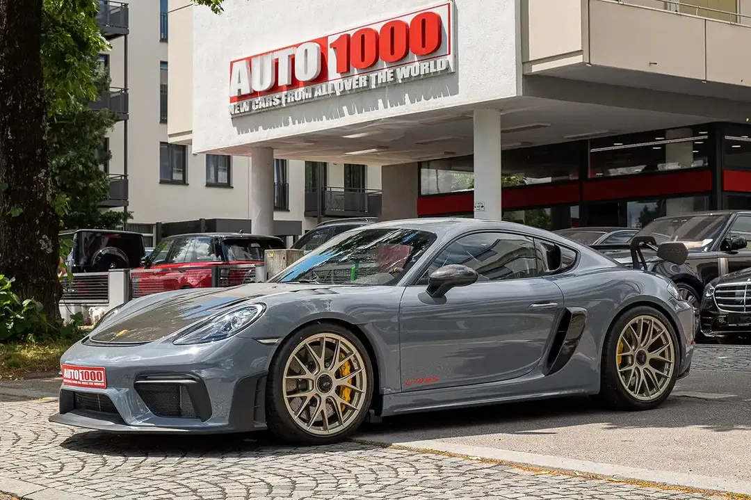 Porsche Cayman - Thumbnail 1