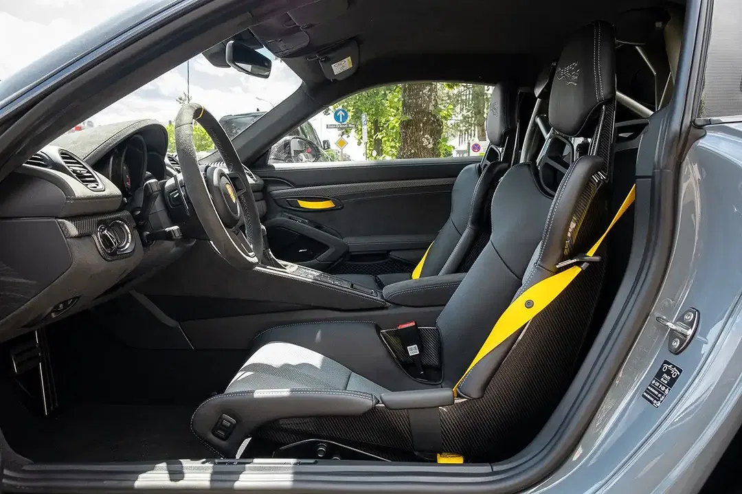 Porsche Cayman - Thumbnail 10