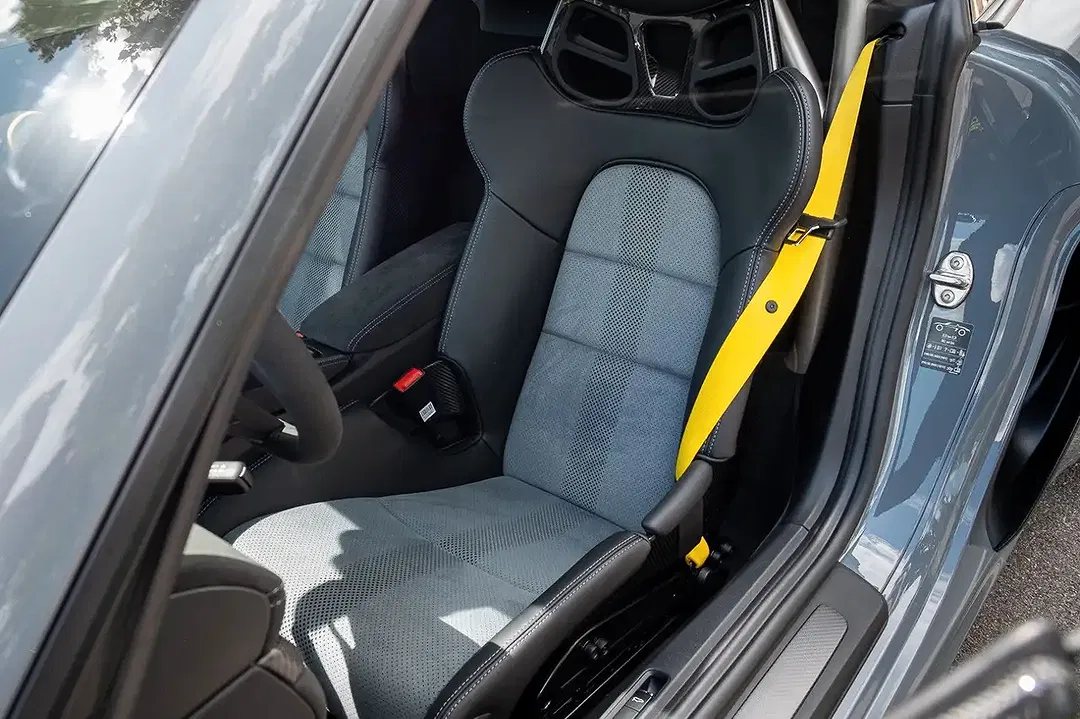 Porsche Cayman - Thumbnail 11