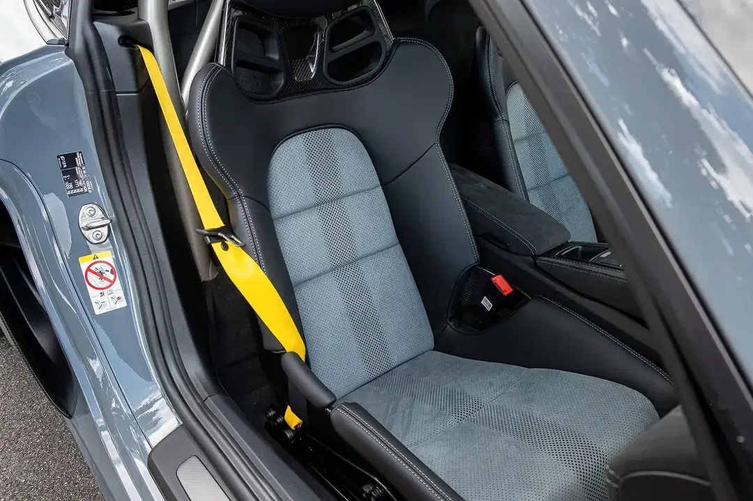 Porsche Cayman - Thumbnail 12