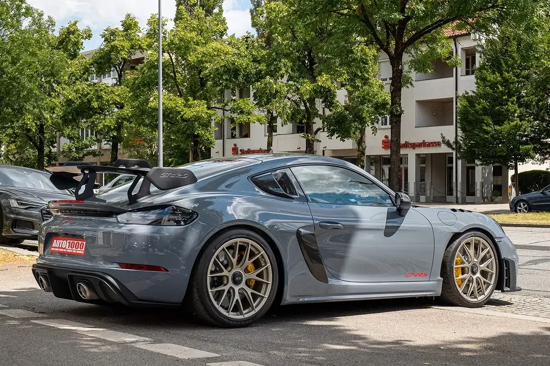 Porsche Cayman - Thumbnail 4