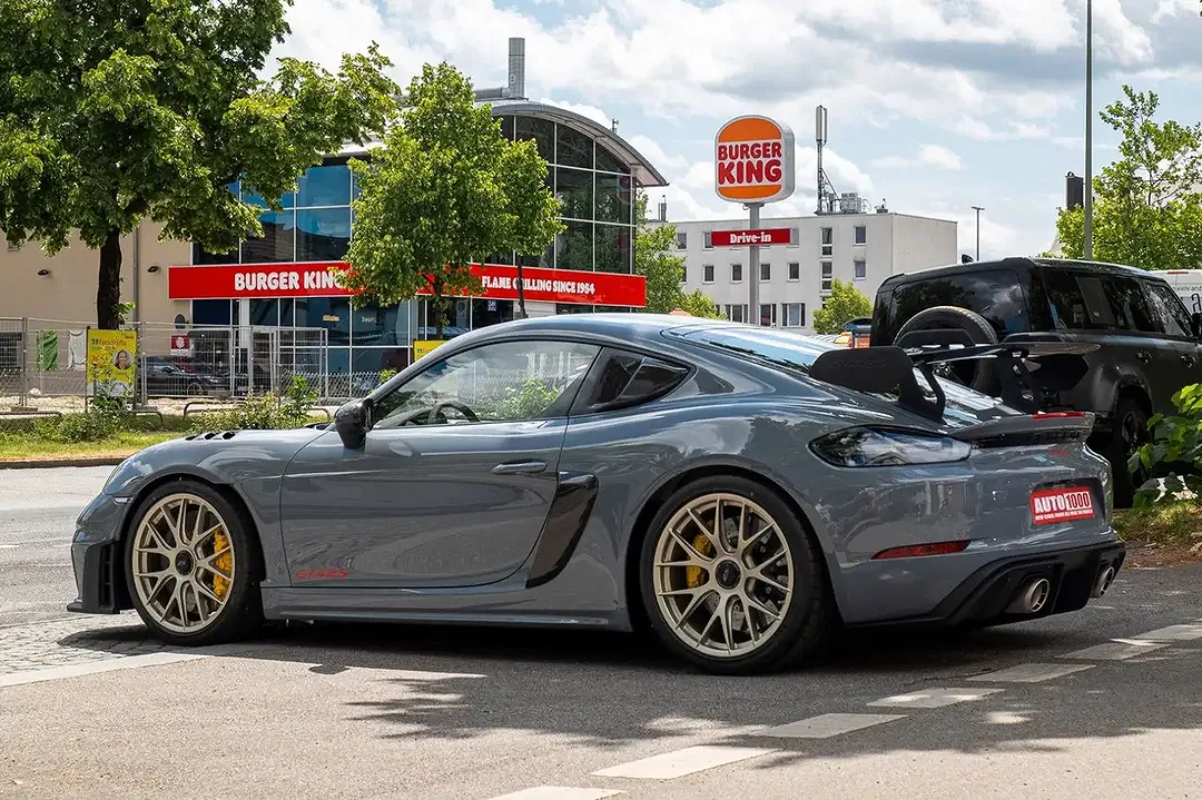 Porsche Cayman - Thumbnail 5
