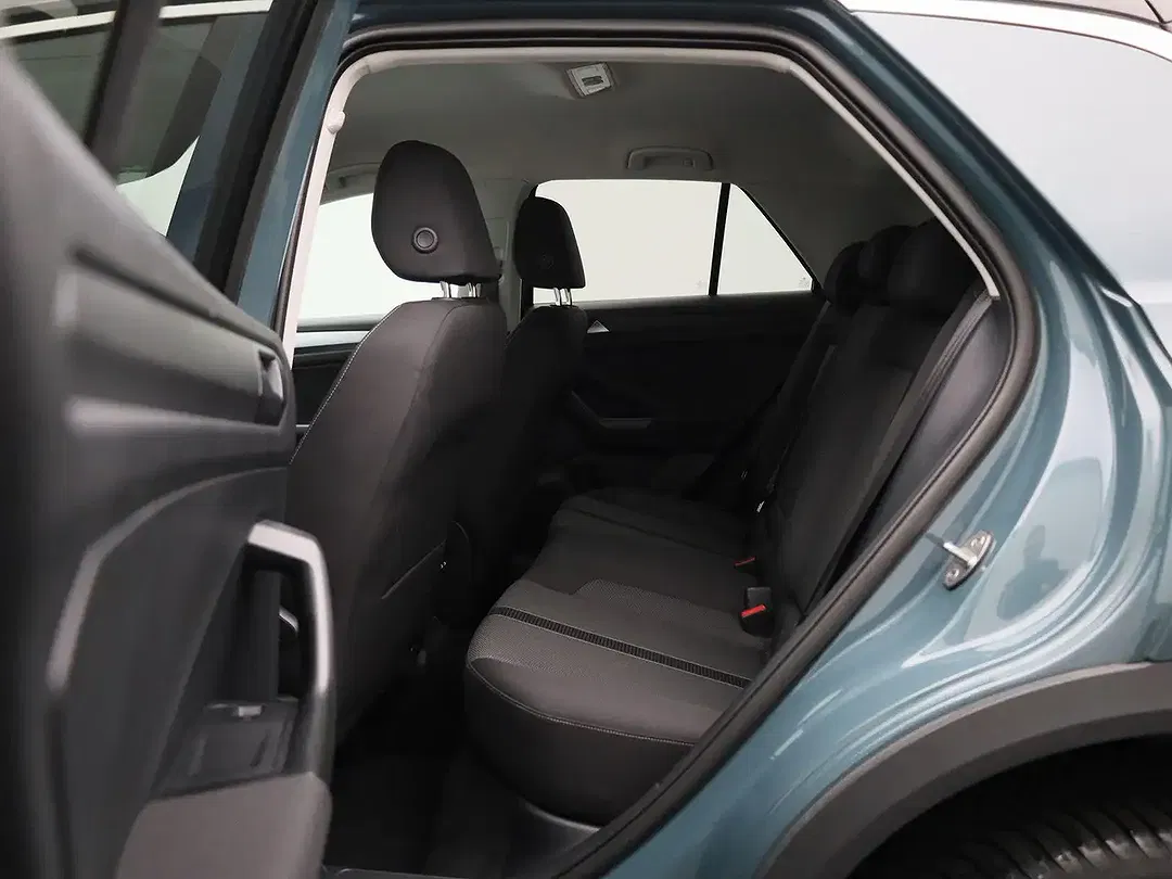 Volkswagen T-Roc - Thumbnail 12
