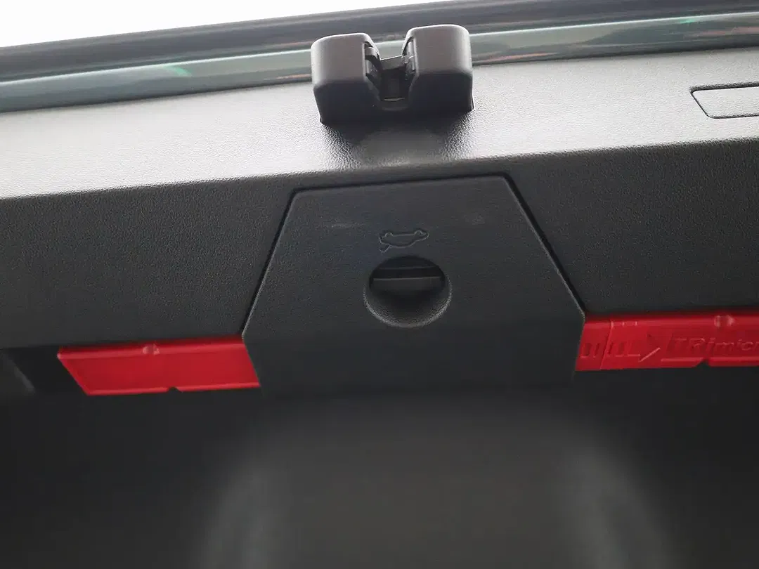 Volkswagen T-Roc - Thumbnail 14