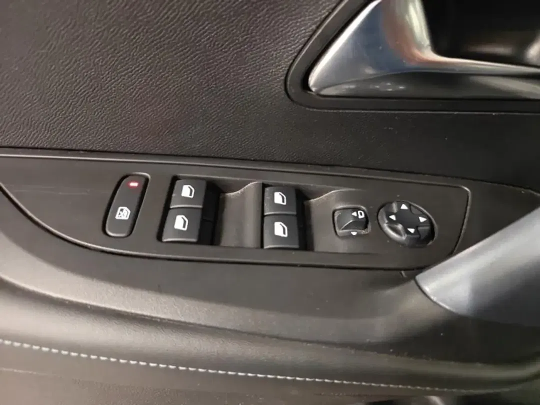 Peugeot 2008 - Thumbnail 15