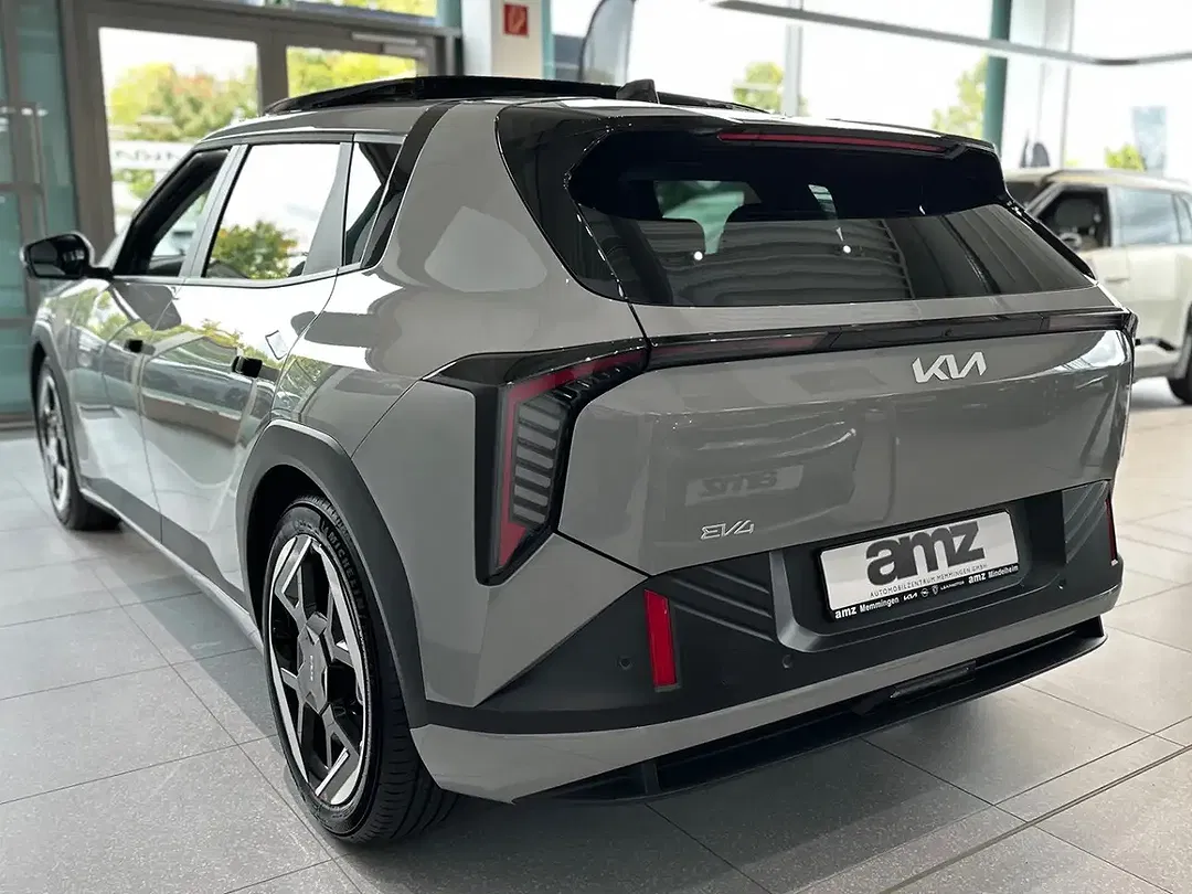 Kia EV4 - Thumbnail 4