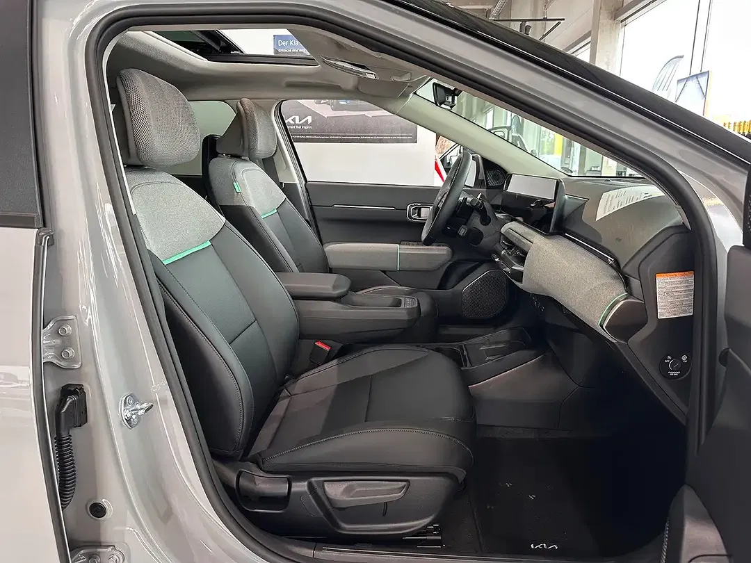 Kia EV4 - Thumbnail 7