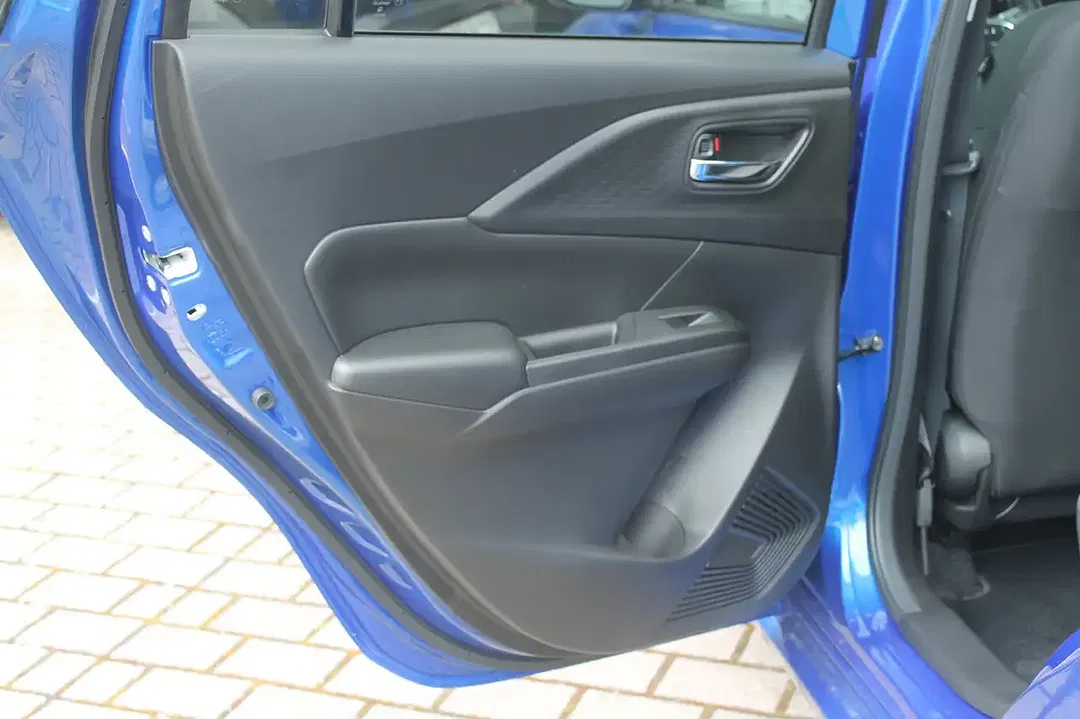 Suzuki Swift - Thumbnail 12