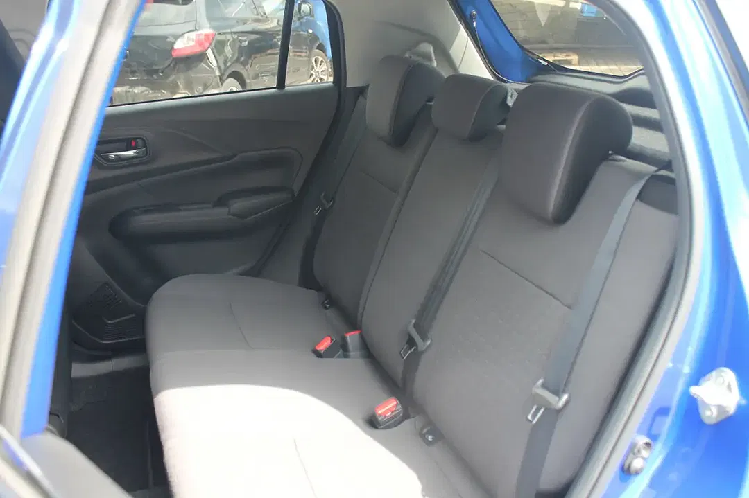 Suzuki Swift - Thumbnail 13