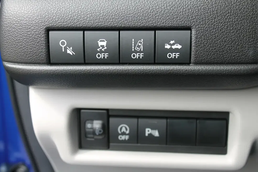 Suzuki Swift - Thumbnail 14