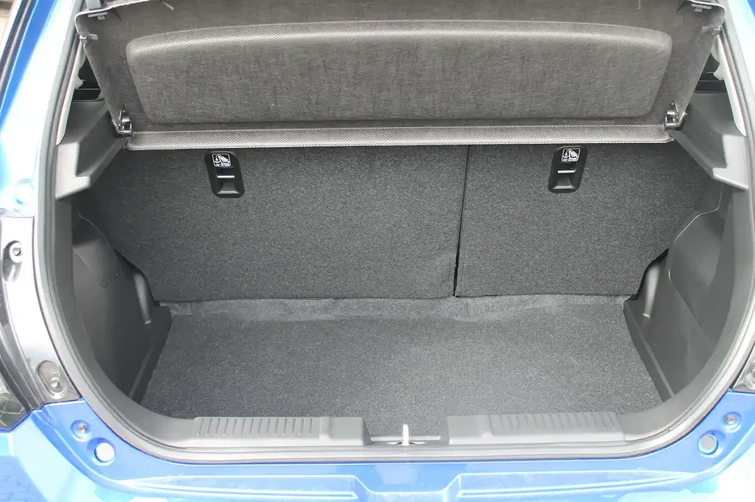 Suzuki Swift - Thumbnail 15