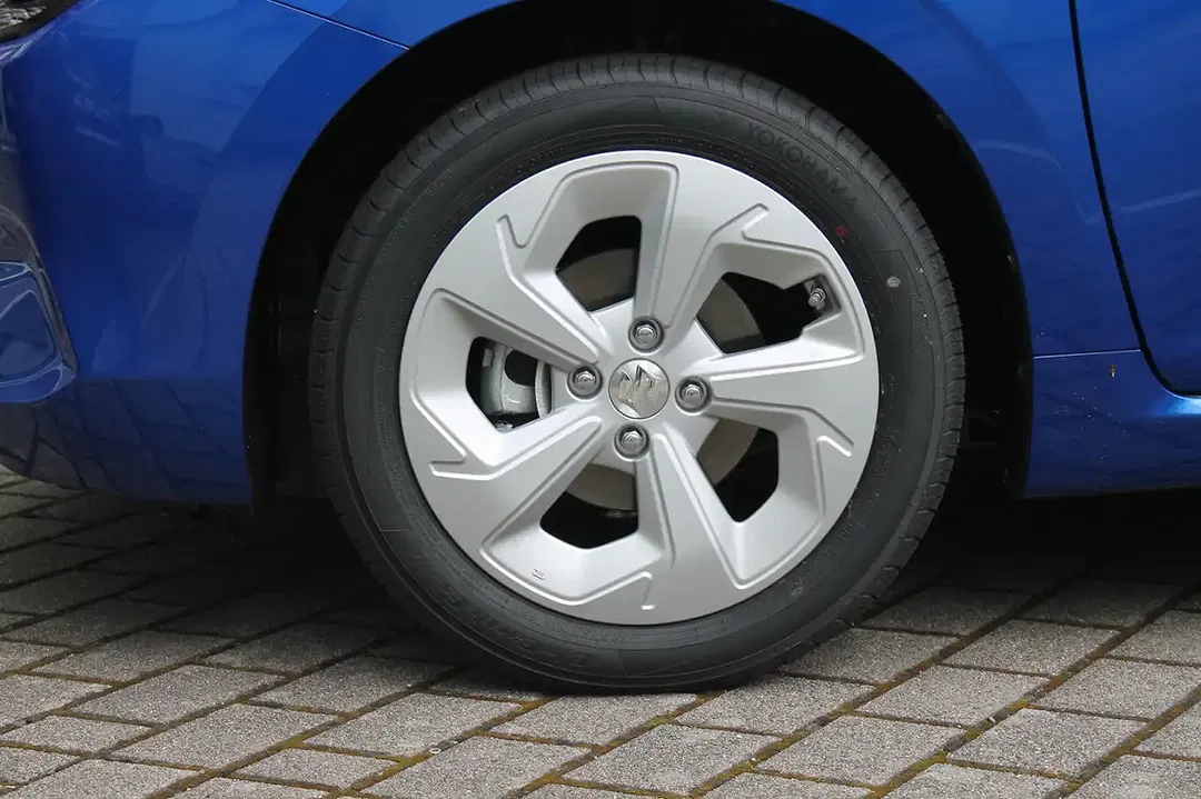 Suzuki Swift - Thumbnail 4
