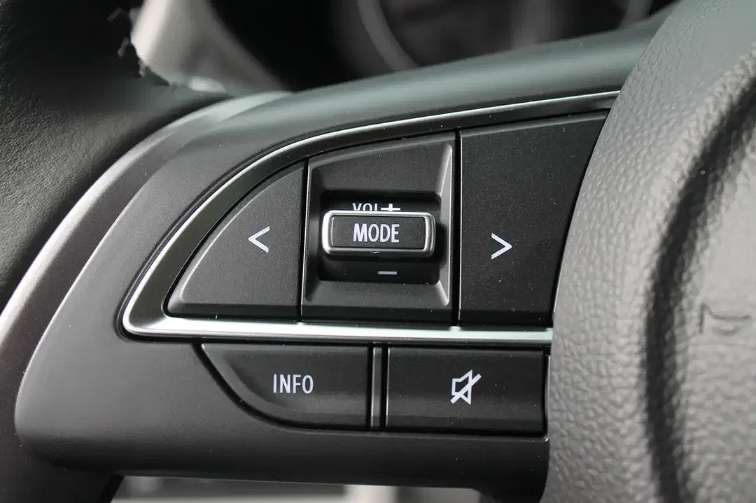 Suzuki Swift - Thumbnail 6