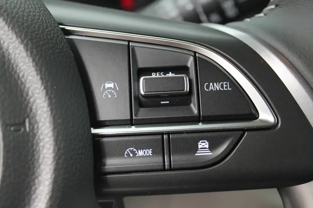 Suzuki Swift - Thumbnail 7