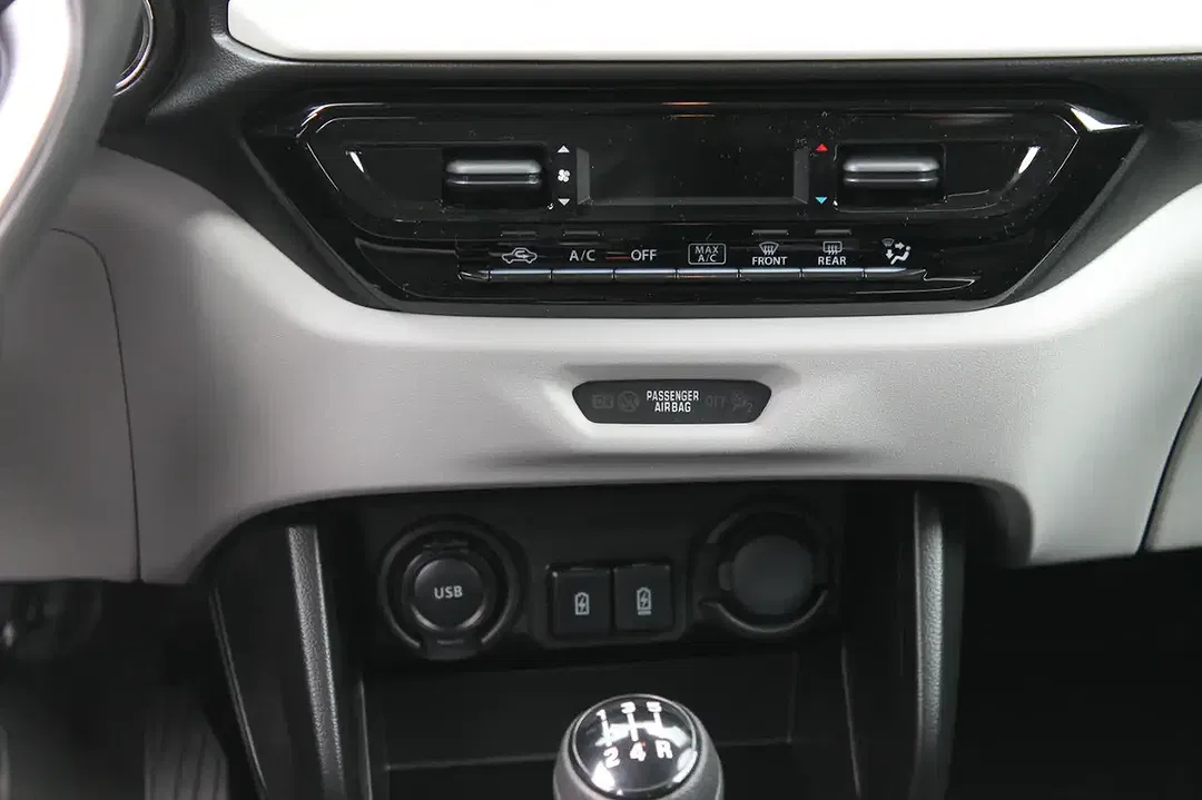 Suzuki Swift - Thumbnail 9