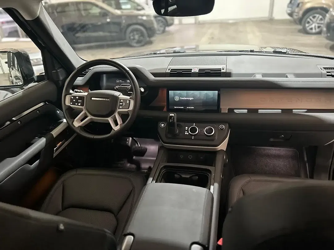 Land Rover Defender - Thumbnail 8