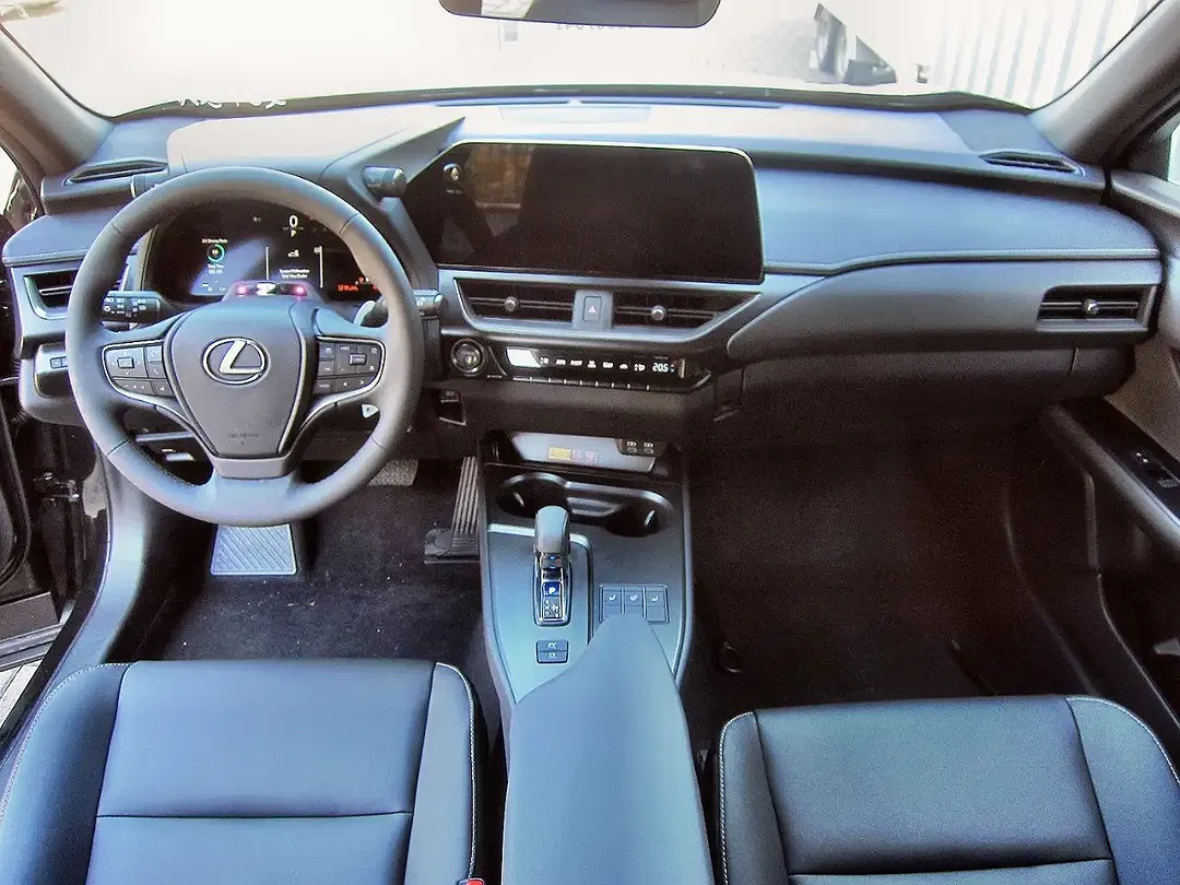 Lexus UX 300h - Thumbnail 7