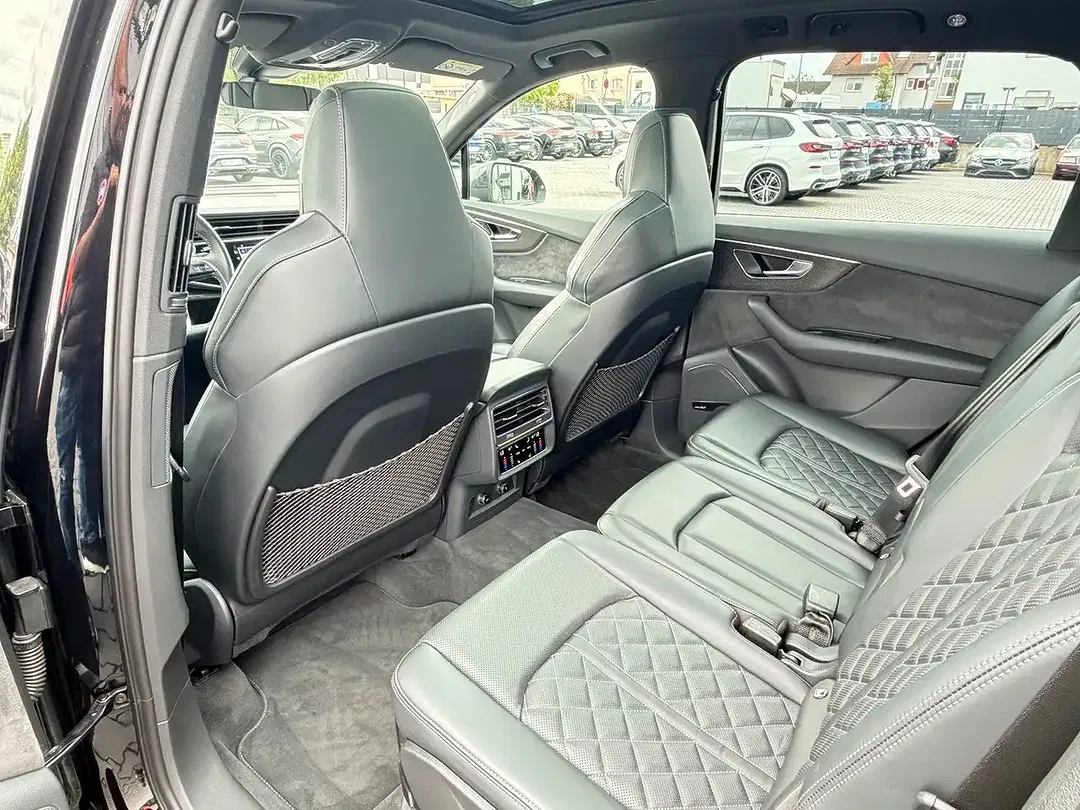 Audi SQ7 - Thumbnail 11