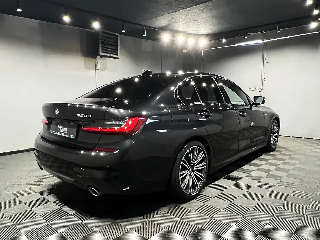 BMW 320 - Thumbnail 4