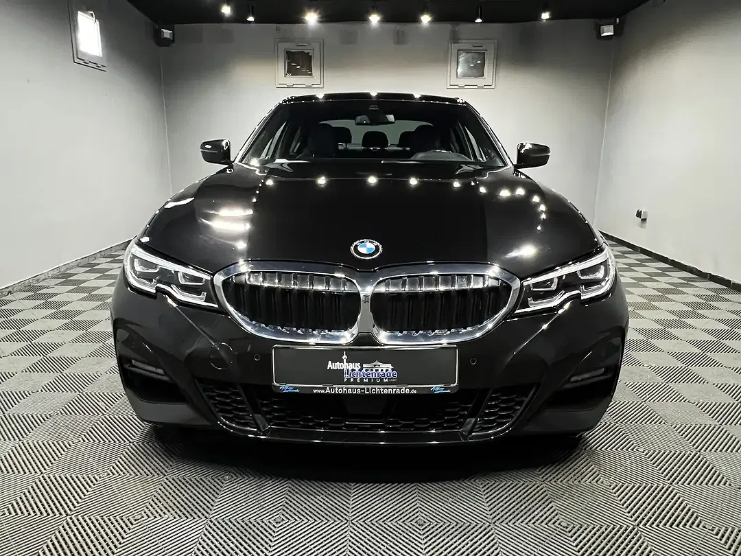 BMW 320 - Thumbnail 6