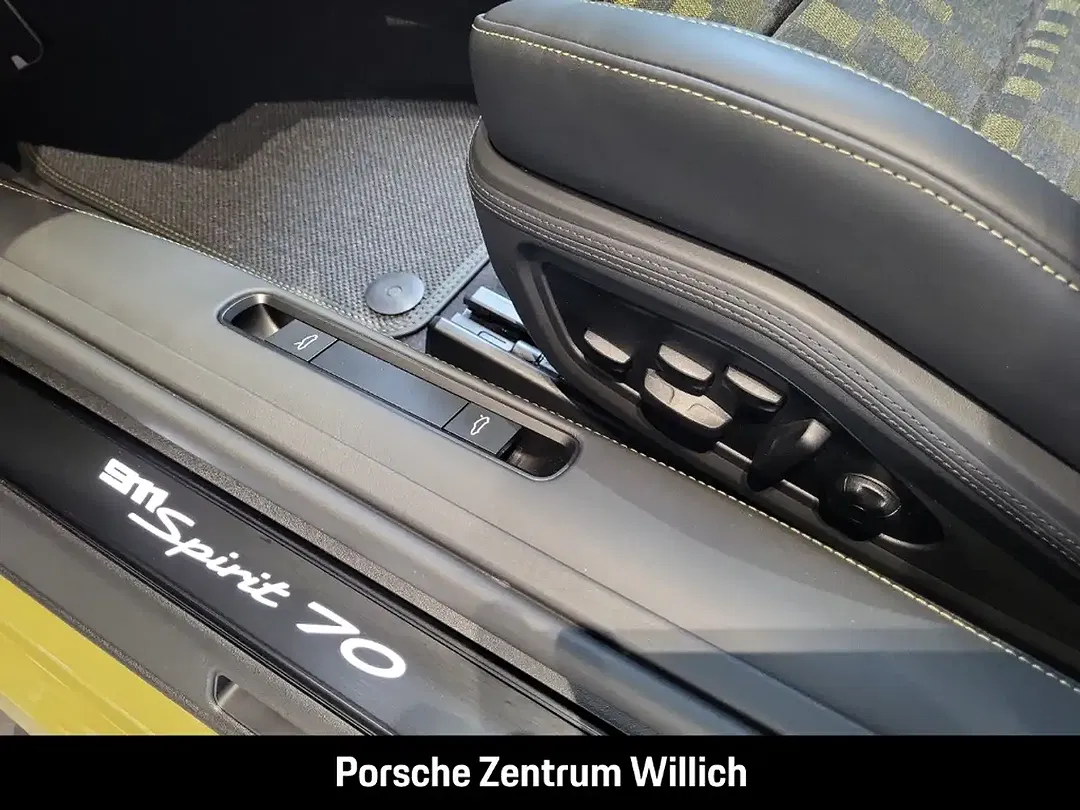 Porsche 992 - Thumbnail 12
