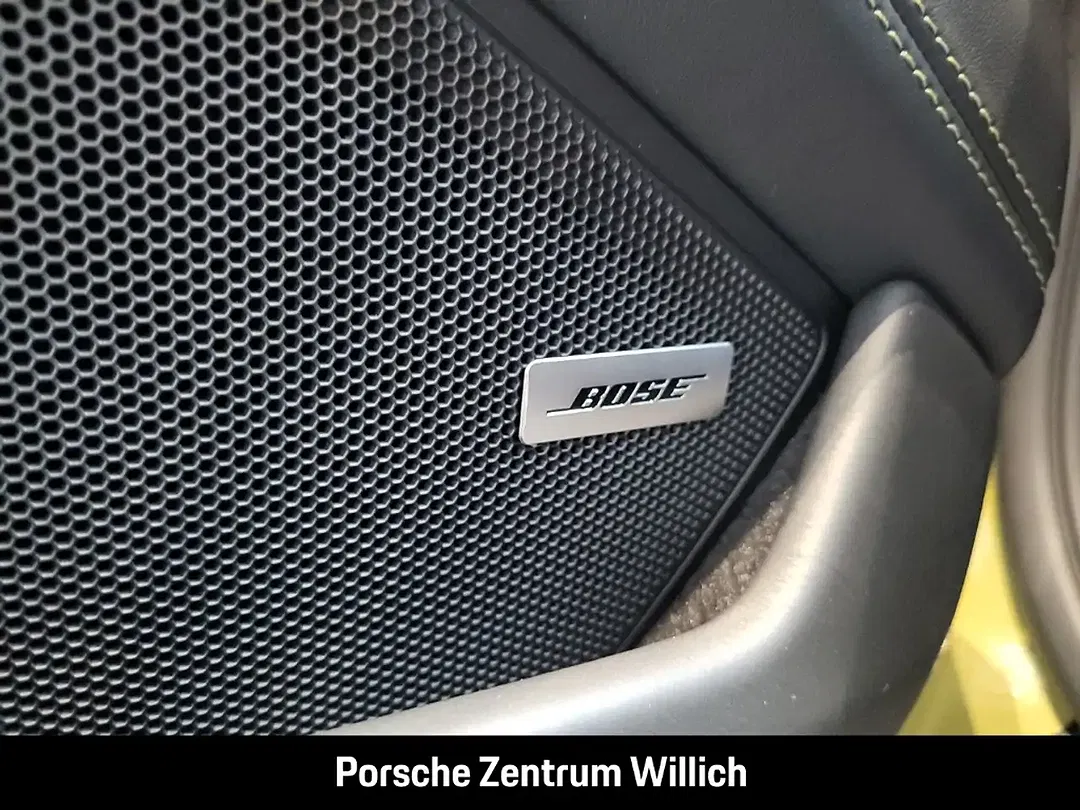 Porsche 992 - Thumbnail 13
