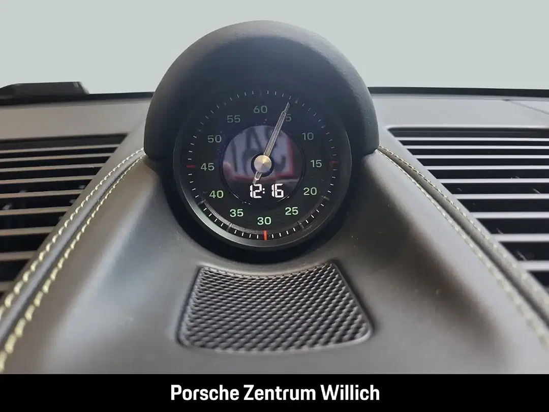 Porsche 992 - Thumbnail 15