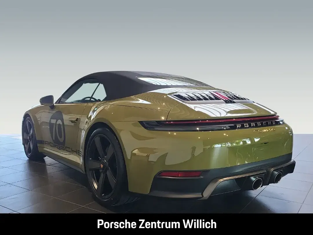 Porsche 992 - Thumbnail 3