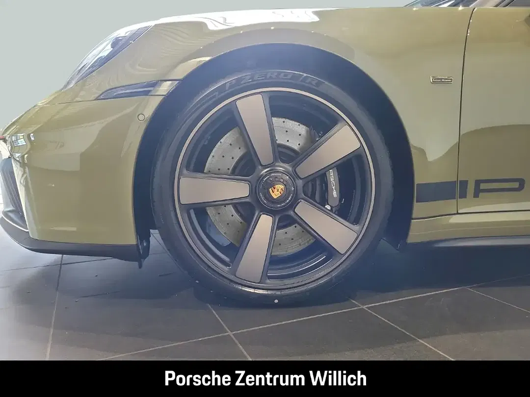 Porsche 992 - Thumbnail 6