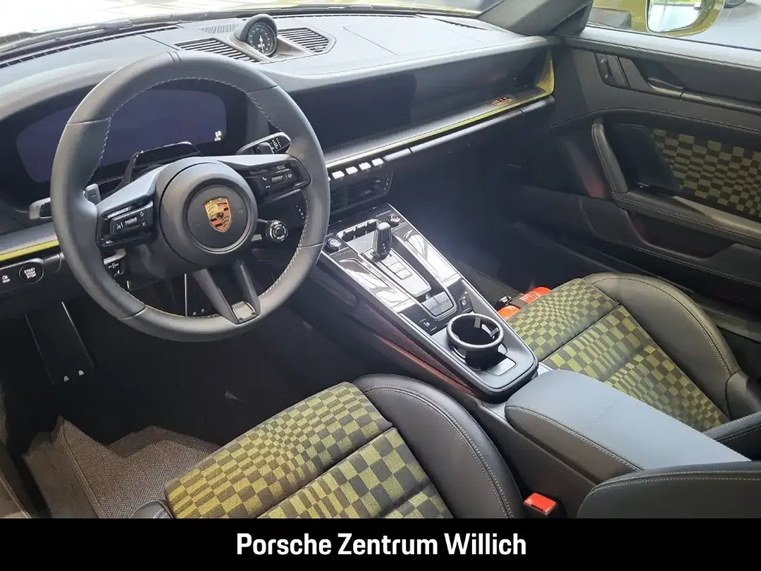 Porsche 992 - Thumbnail 9