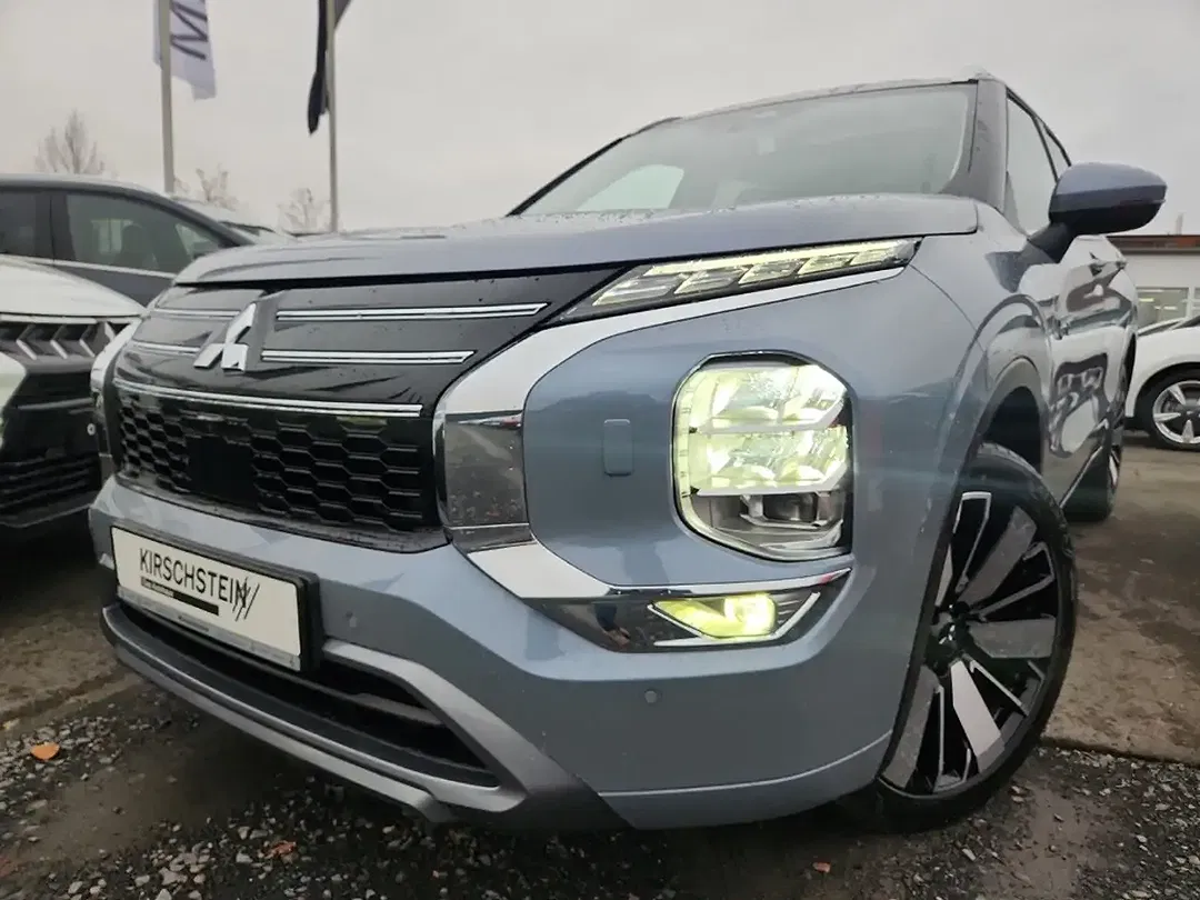 Mitsubishi Outlander - Thumbnail 5