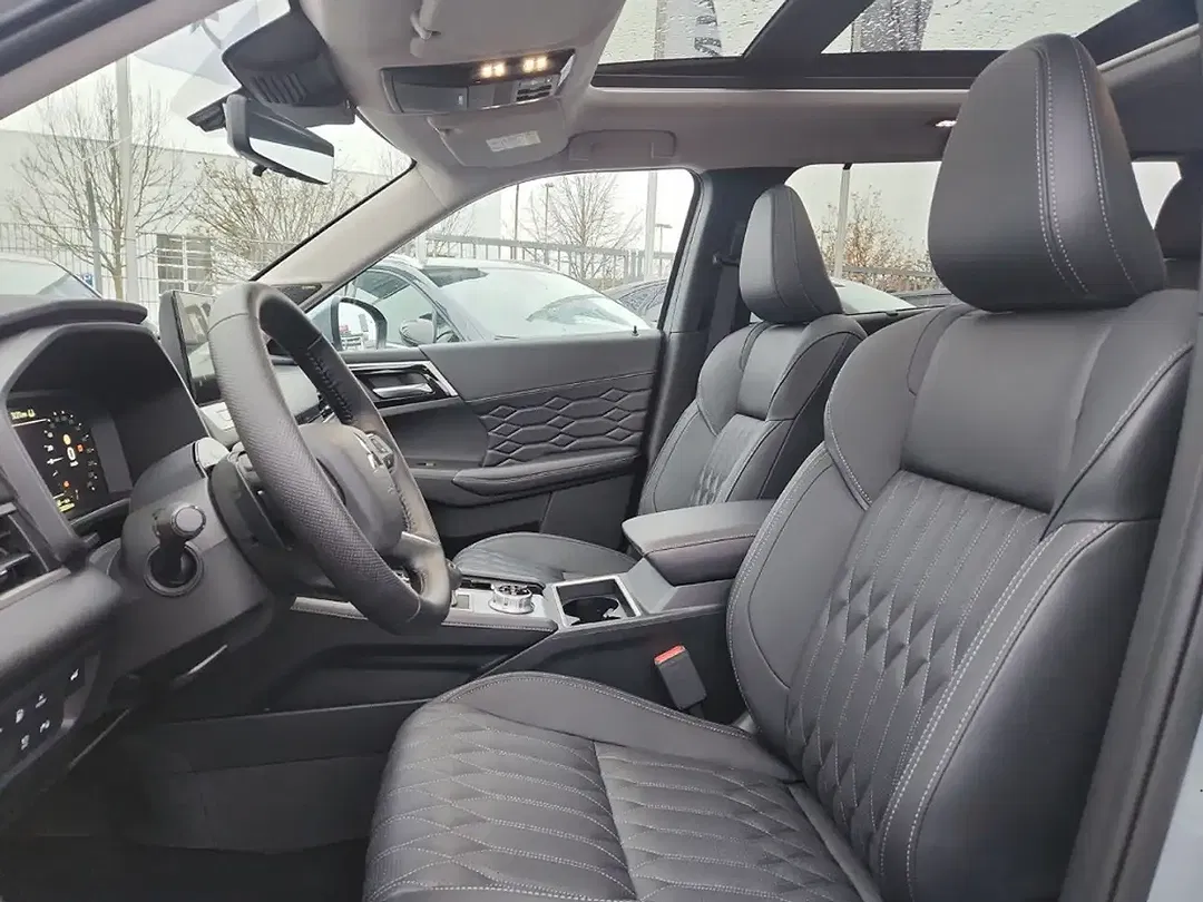 Mitsubishi Outlander - Thumbnail 7