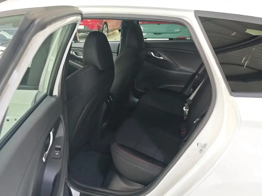 Hyundai i30 - Thumbnail 8