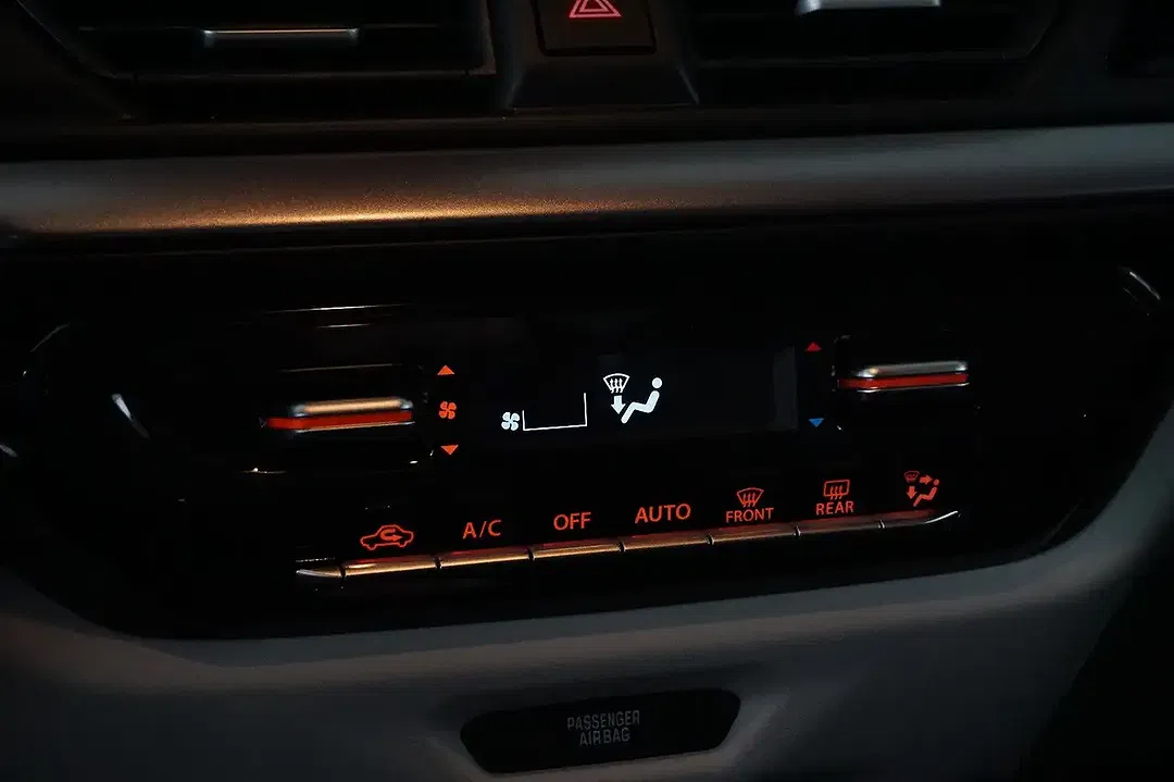 Suzuki Swift - Thumbnail 11