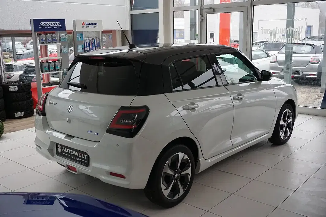 Suzuki Swift - Thumbnail 4