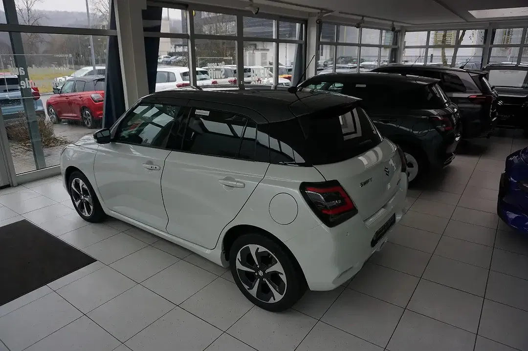 Suzuki Swift - Thumbnail 6