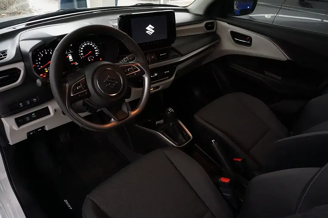 Suzuki Swift - Thumbnail 7