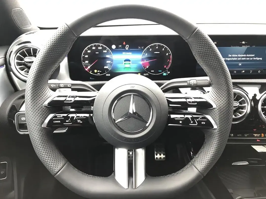 Mercedes-Benz CLA 200 - Thumbnail 10