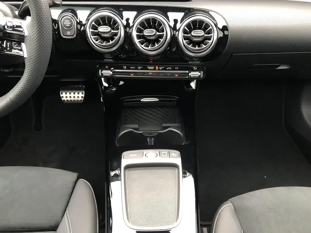 Mercedes-Benz CLA 200 - Thumbnail 14