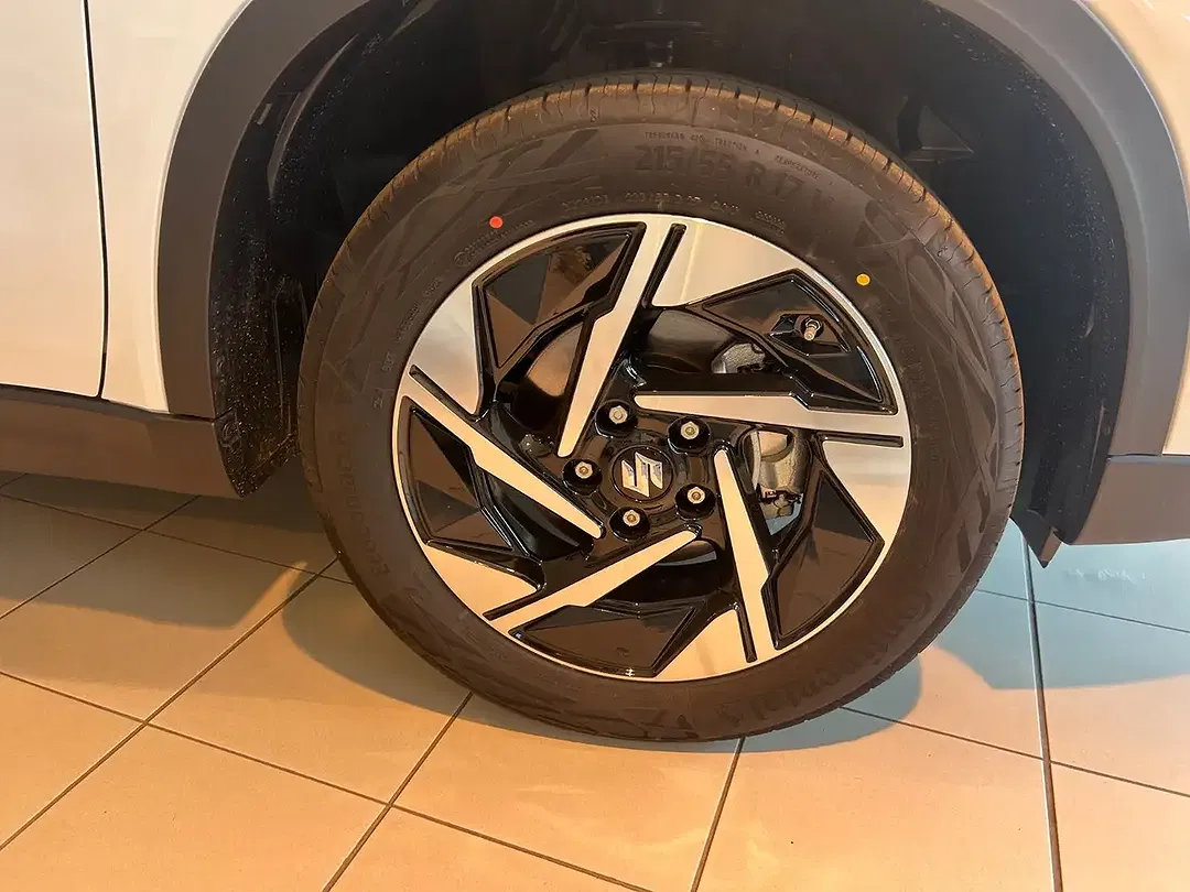 Suzuki Vitara - Thumbnail 11