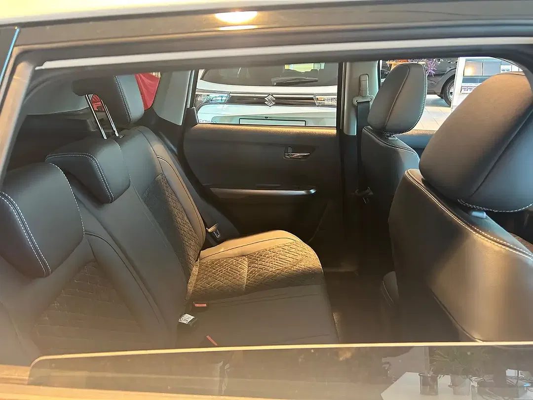 Suzuki Vitara - Thumbnail 14
