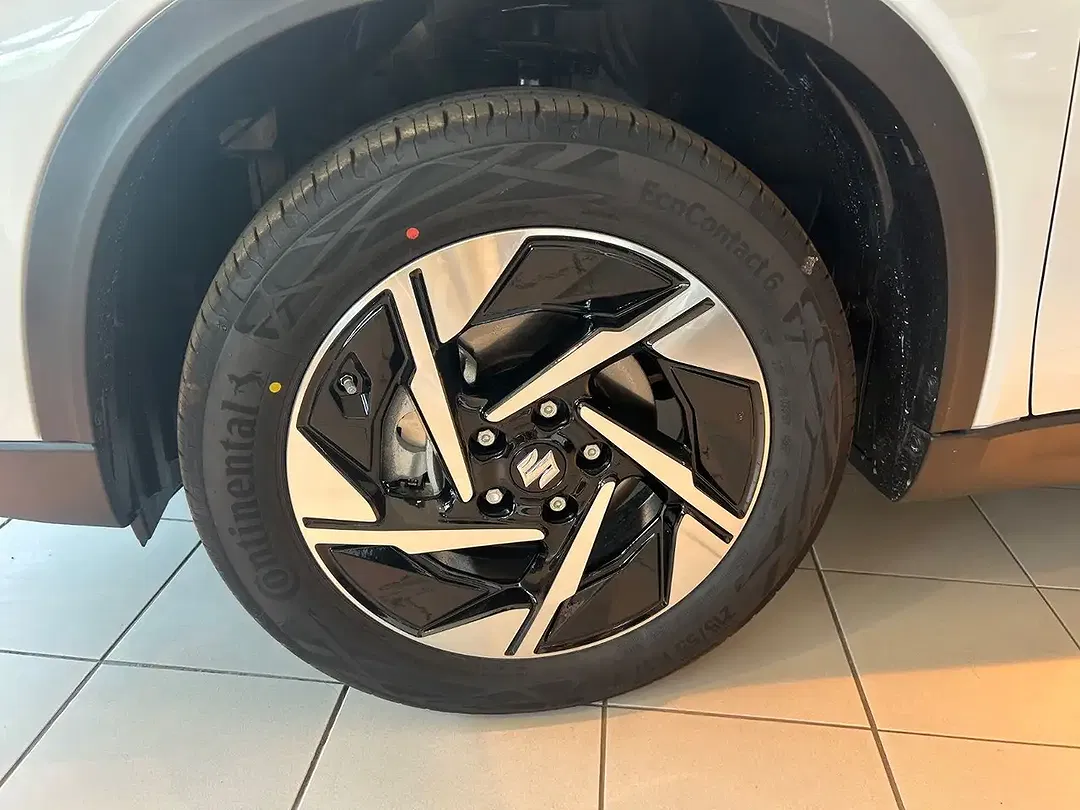 Suzuki Vitara - Thumbnail 8