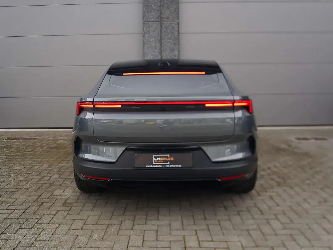 Polestar 4 - Thumbnail 9