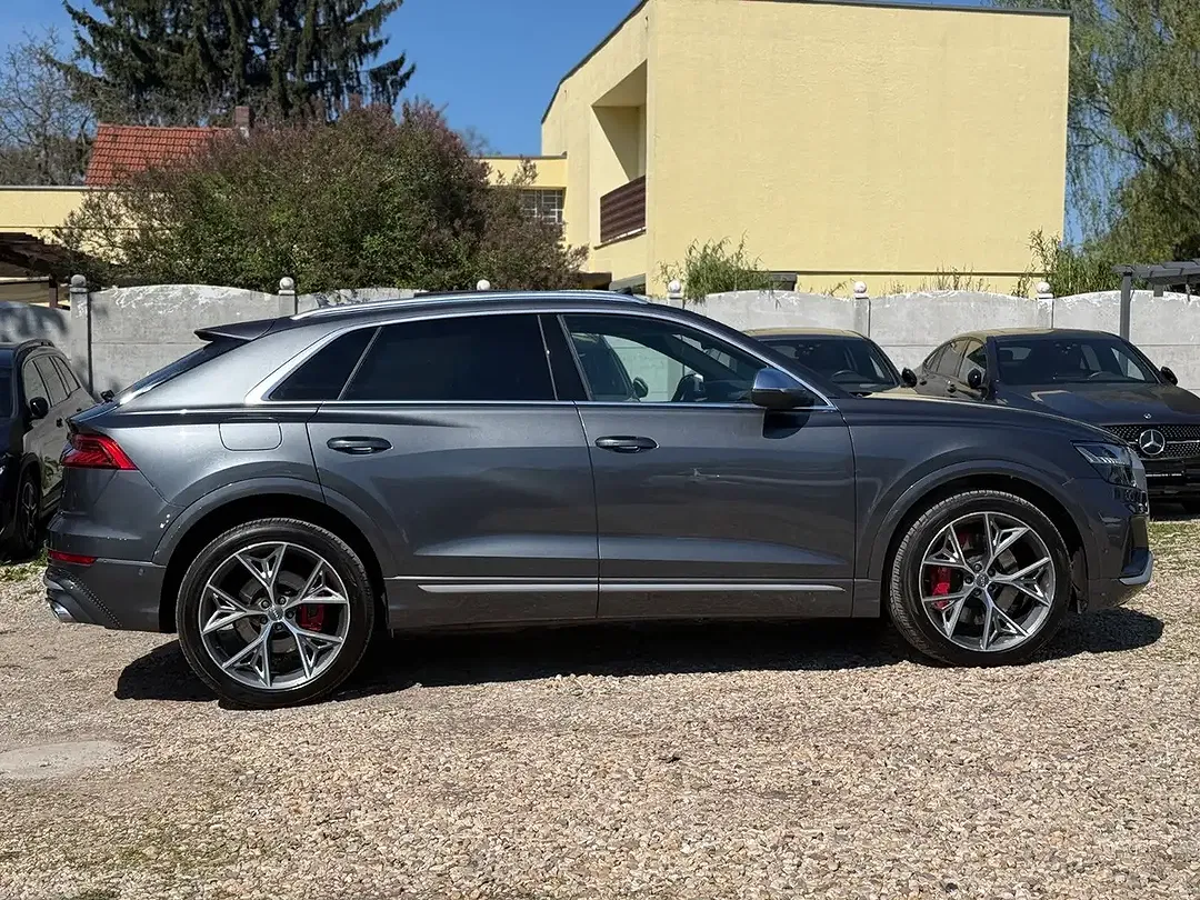Audi SQ8 - Thumbnail 10