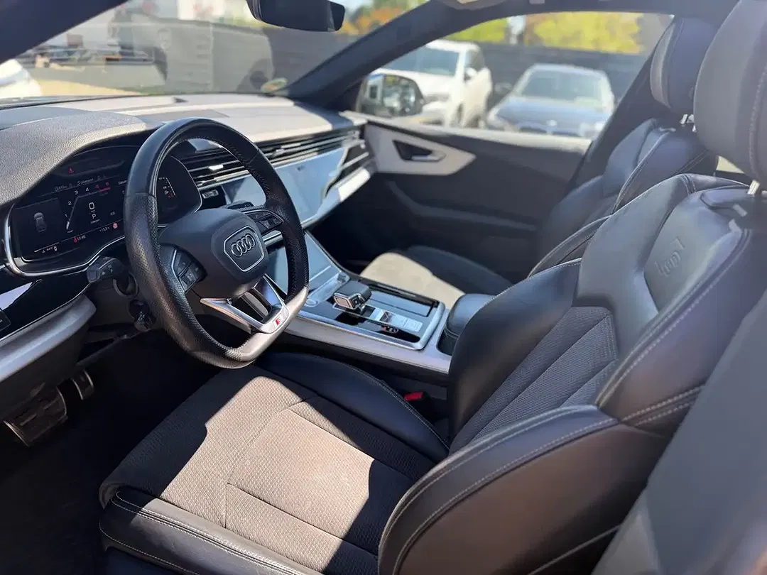 Audi SQ8 - Thumbnail 11