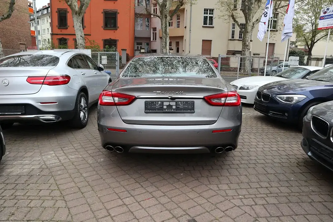 Maserati Quattroporte - Thumbnail 11