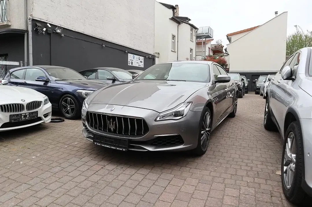 Maserati Quattroporte - Thumbnail 2