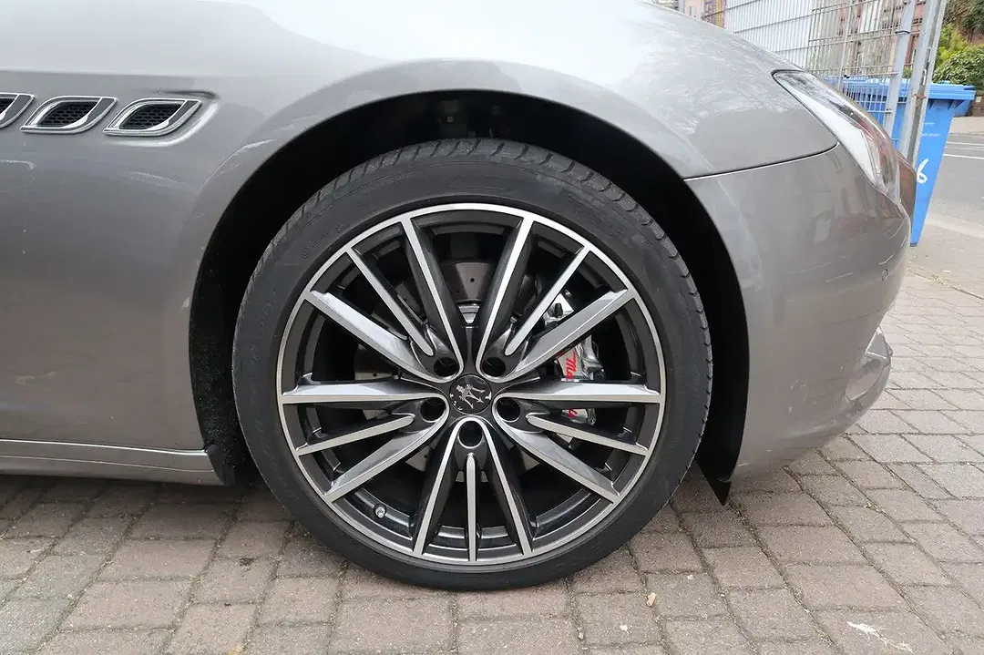 Maserati Quattroporte - Thumbnail 4