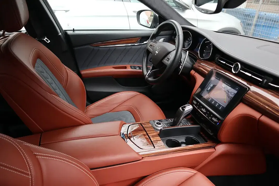 Maserati Quattroporte - Thumbnail 6