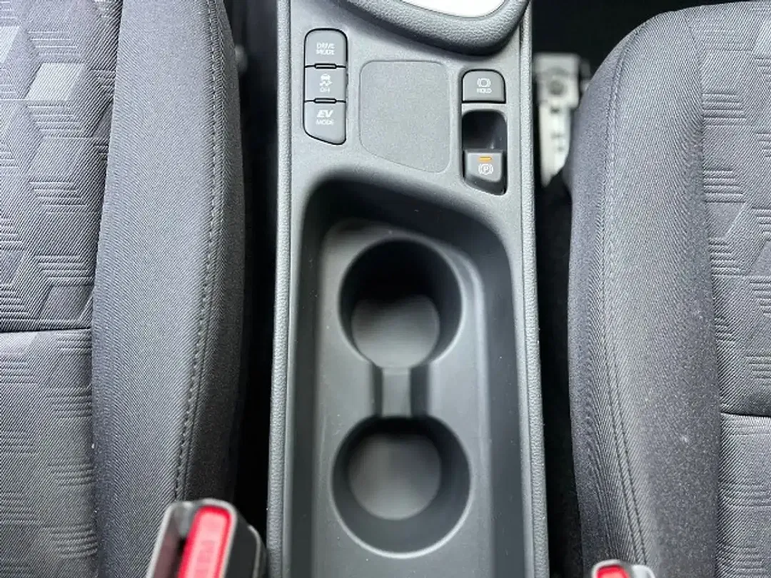 Toyota Yaris - Thumbnail 11